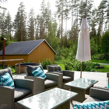 Bjoerkbo, Old Farm With Modern Conveniences فيلة