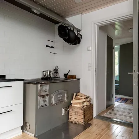 Bjoerkbo, Old Farm With Modern Conveniences *